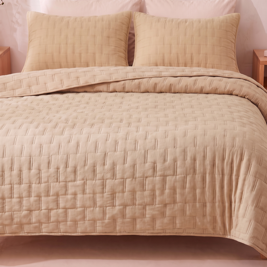 Channel Quilted Bedspread Set in Sand