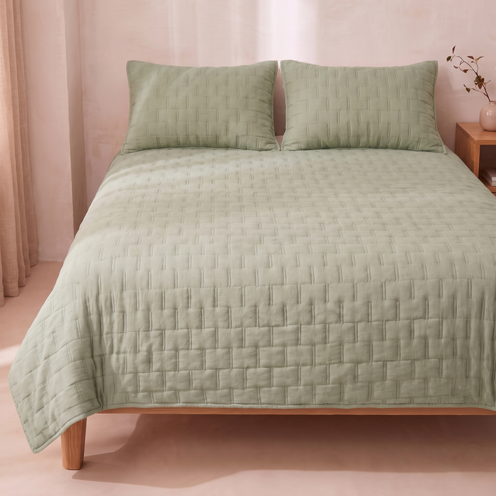 Channel Quilt Set with 2 Pillow Shams