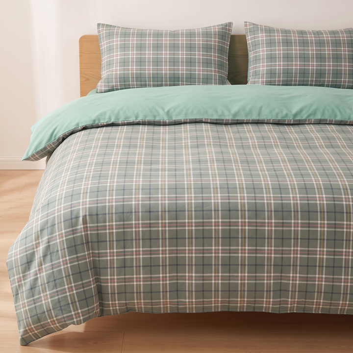 Cotton Duvet Cover Set in Sage Plaid