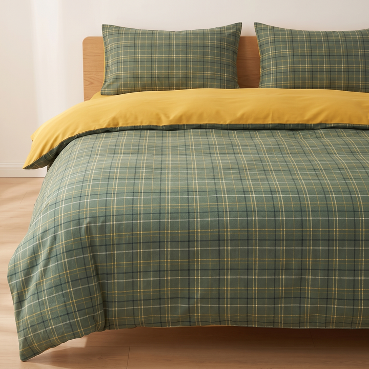 Cotton Duvet Cover Set in Green Plaid
