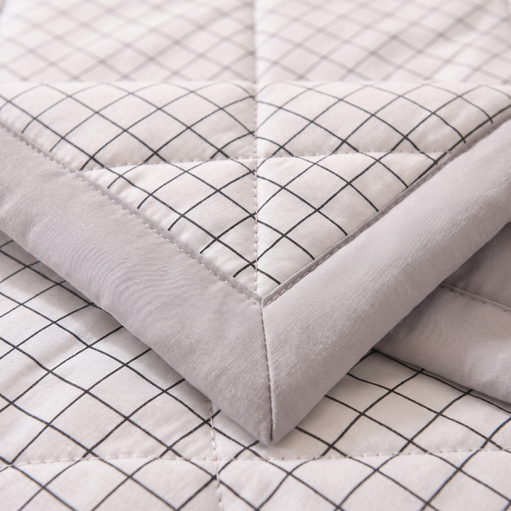 Lightweight Summer Comforter in White Grid