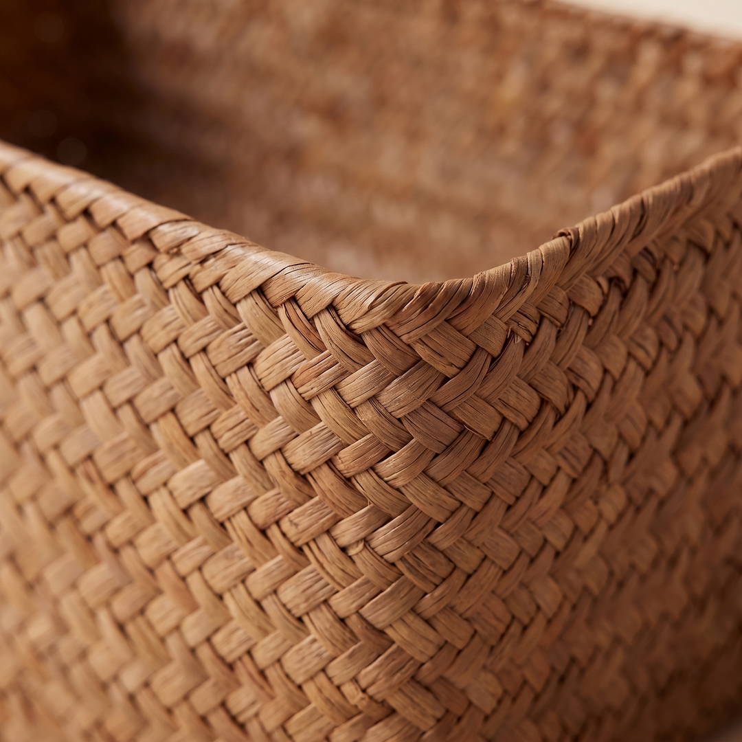 Seagrass Woven Basket – Bathroom Storage in Natural – close-up of the woven texture along the basket&