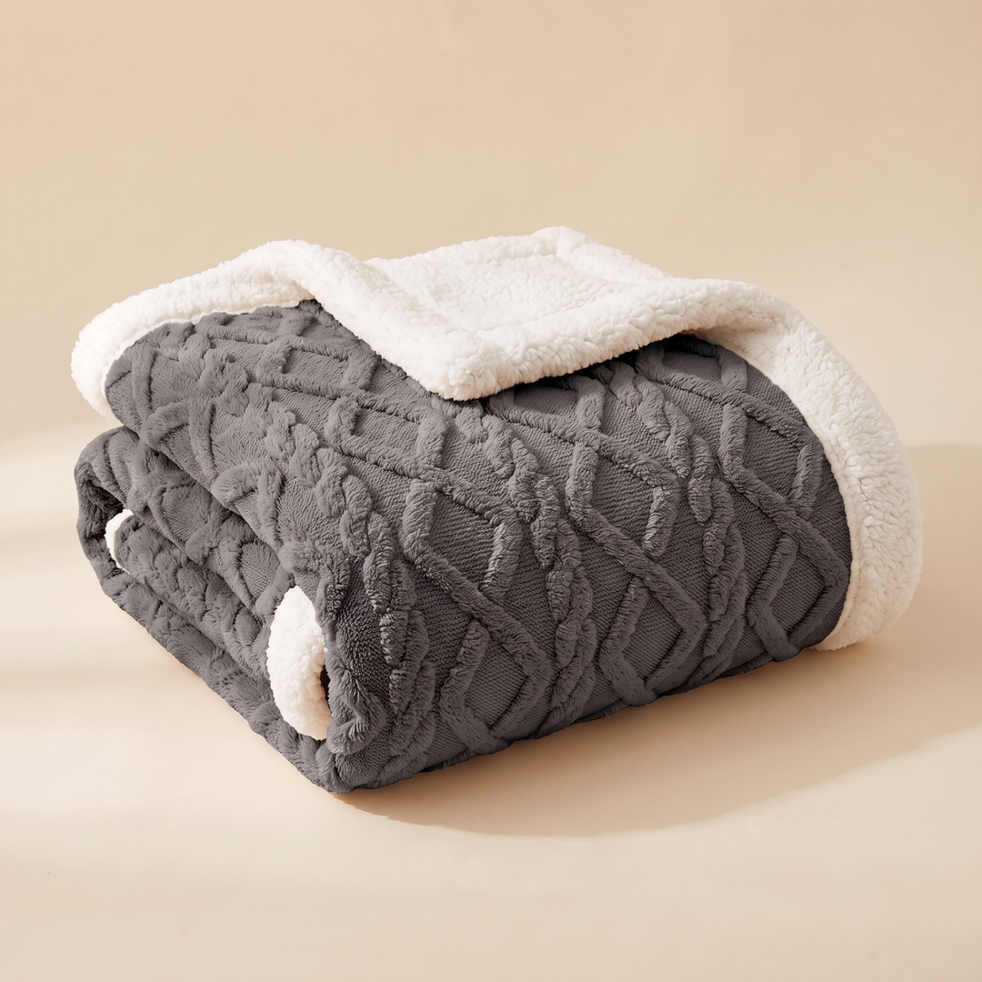 Sherpa Fleece Blanket in Charcoal