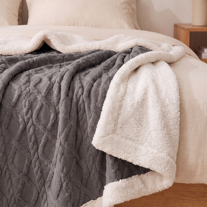 Sherpa Fleece Blanket in Charcoal