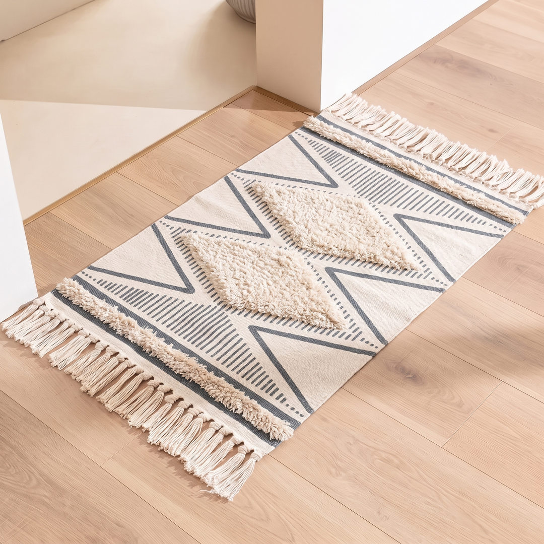 Washable Tufted Rug with Tassels in Gray Chevron